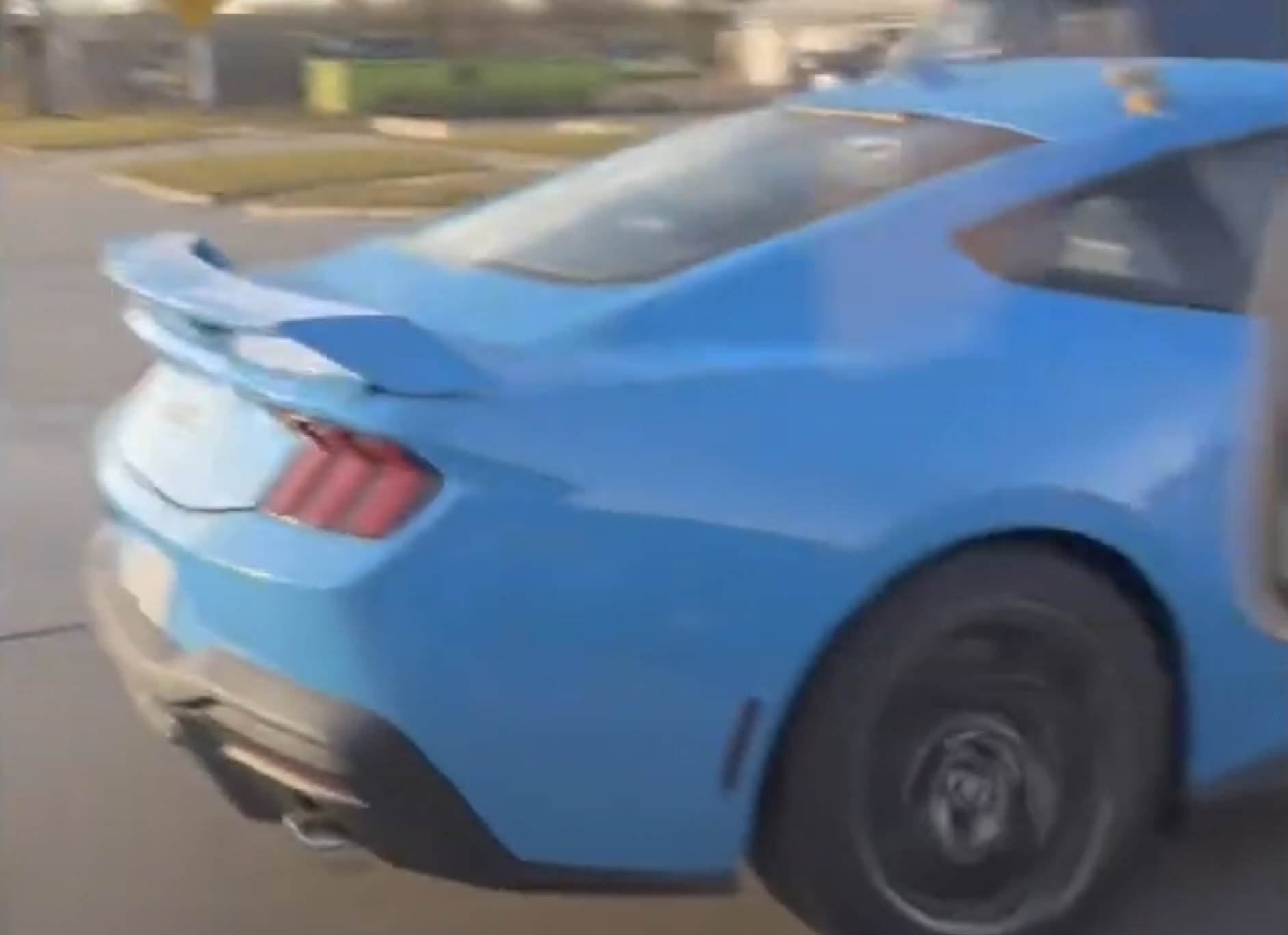 Grabber Blue S650 Mustang GT spotted (video)! Mustang7G 2024+ S650