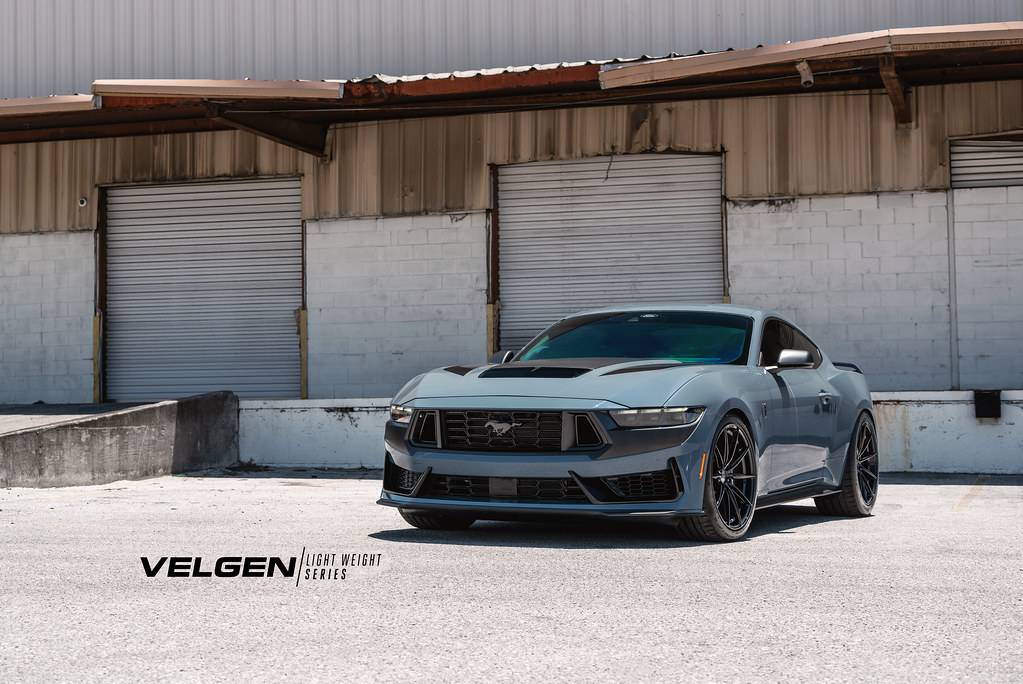 S650 Mustang Official Velgen Wheels S650 DarkHorse Thread Vapor Blue Darkhorse - VF10 - Gloss Black _2