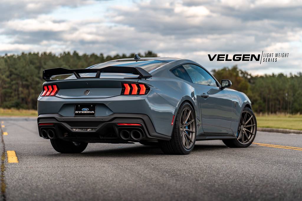 S650 Mustang Official Velgen Wheels S650 DarkHorse Thread Vapor Blue Darkhorse - VF10 - Gloss Gunmetal_11