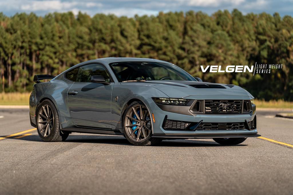 S650 Mustang Official Velgen Wheels S650 DarkHorse Thread Vapor Blue Darkhorse - VF10 - Gloss Gunmetal_6